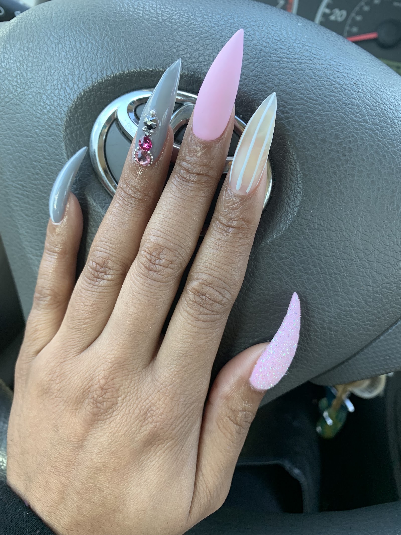 Holliwood Studio nail photo 2