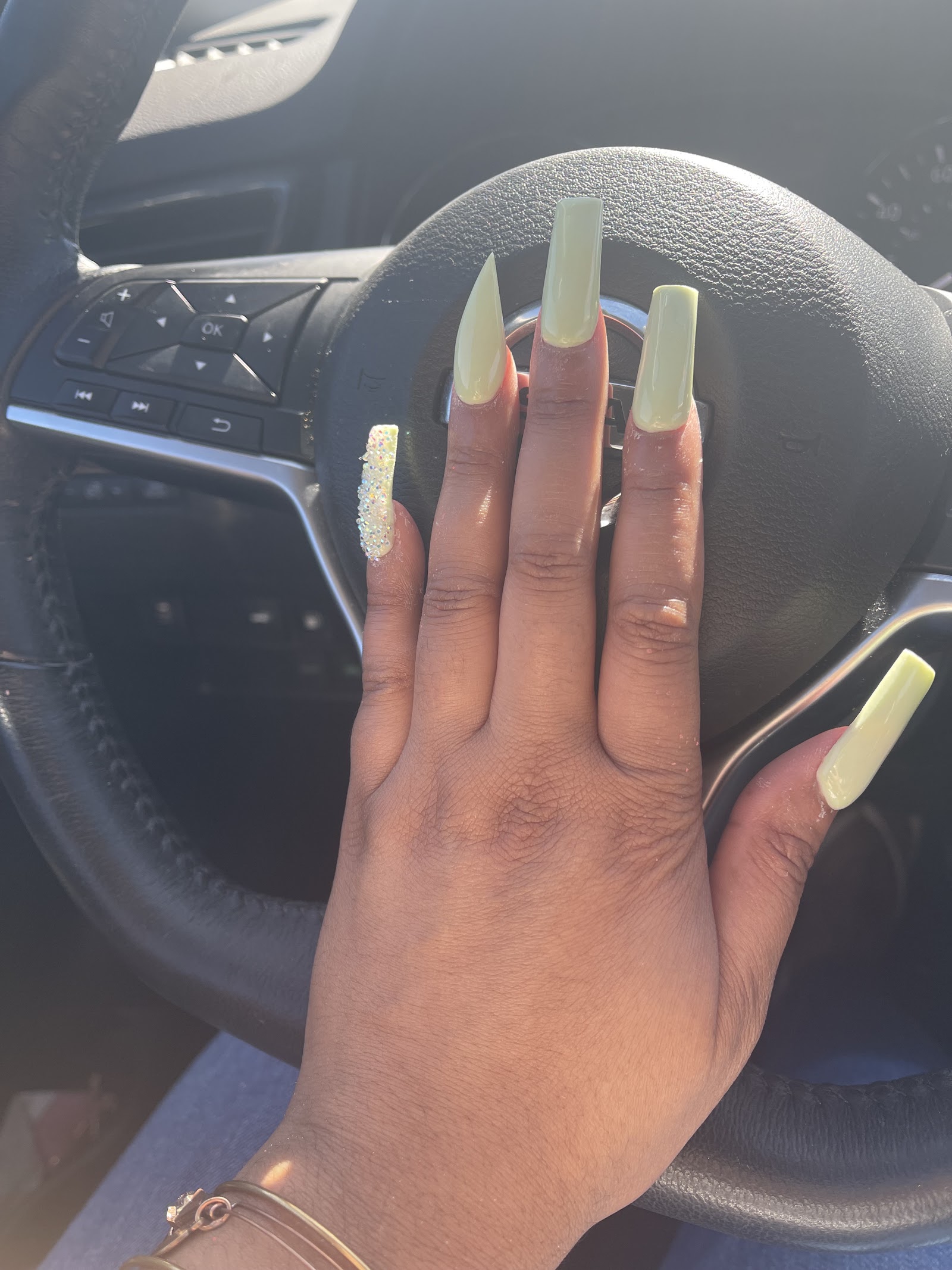 Holliwood Studio nail photo 6